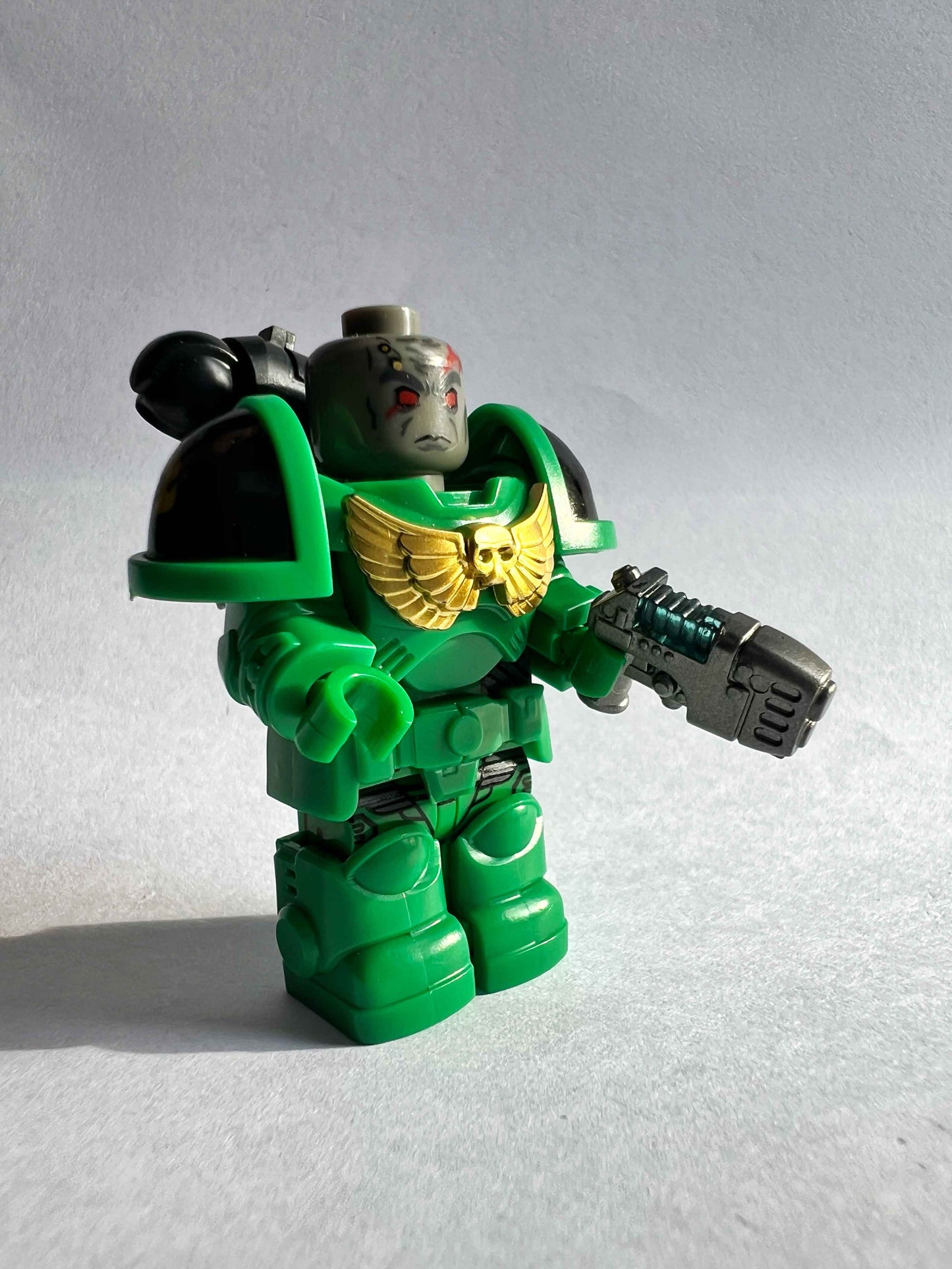 Custom Salamanders Minifigure with Power Armor, Chainsword & Plasma Pistol